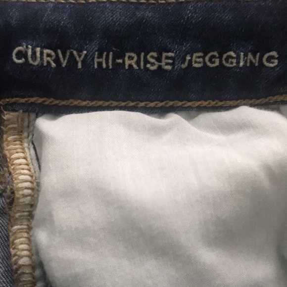 American Eagle curvy high-rise jeans, medium-wash - Picture 2 of 3